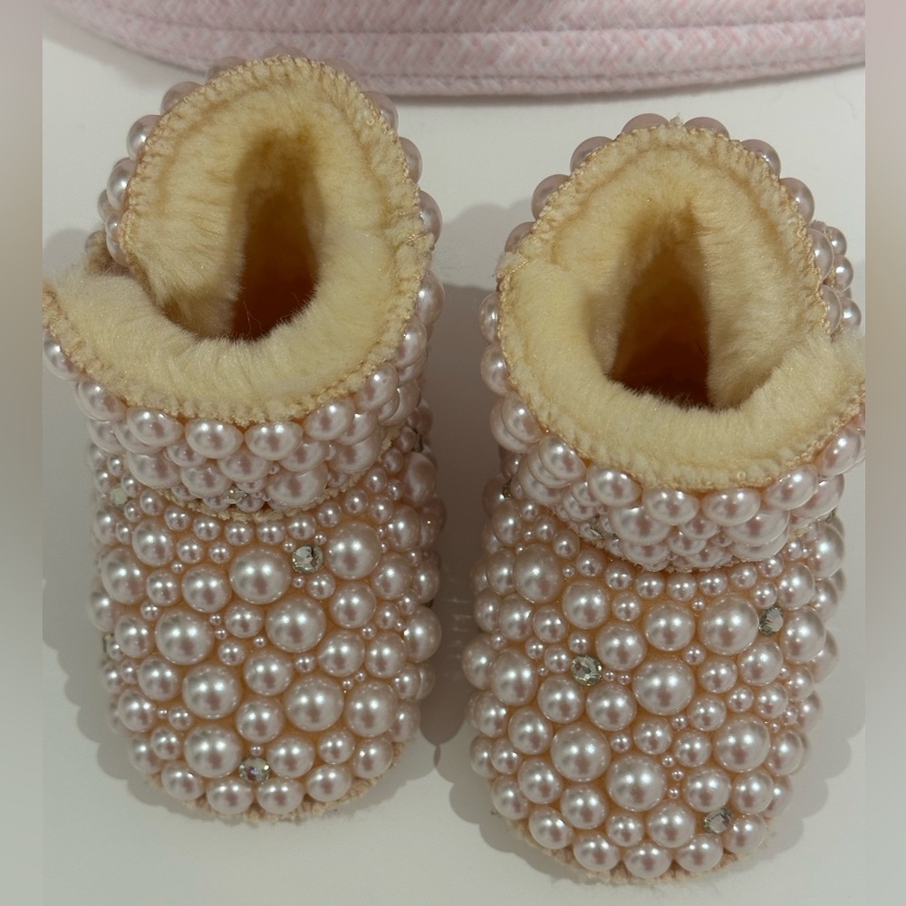 NWOT Boutique Pearl Baby Booties (Boots) Handmade – Size 2–6 Months Pink